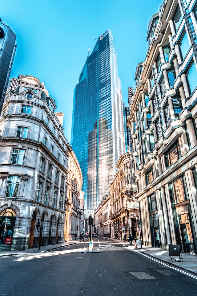 Access control solutions for comemrcial real estate: a view of a street in london